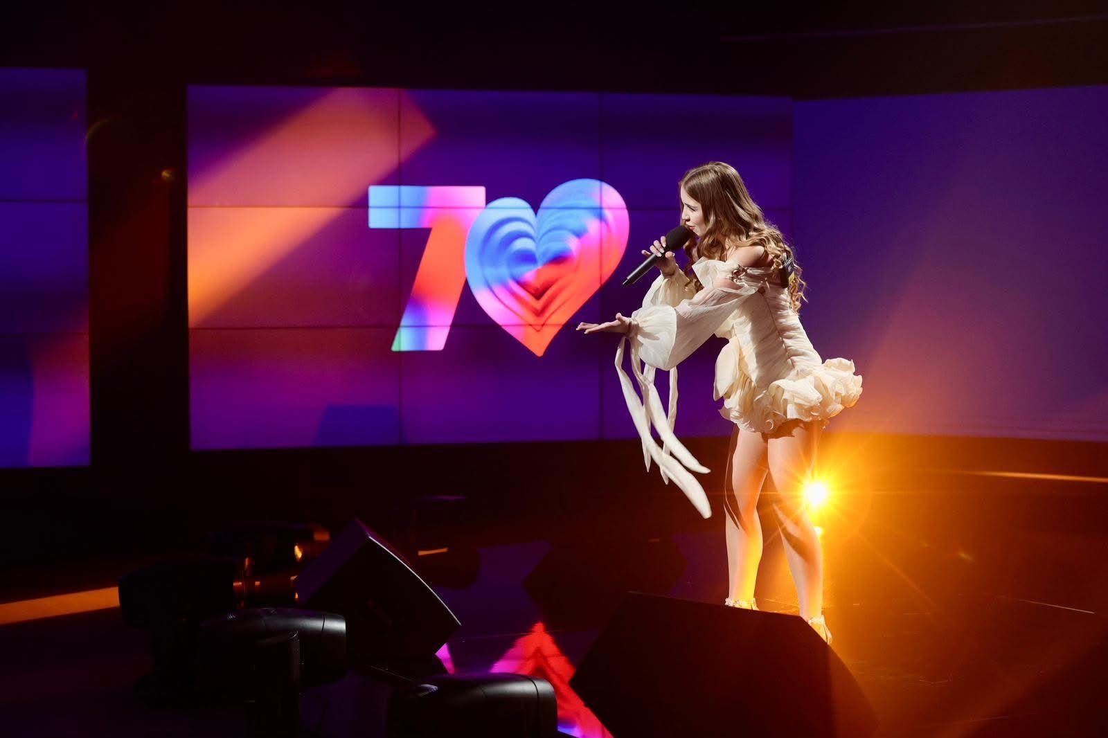 Mara Berechet pe scena Eurovision